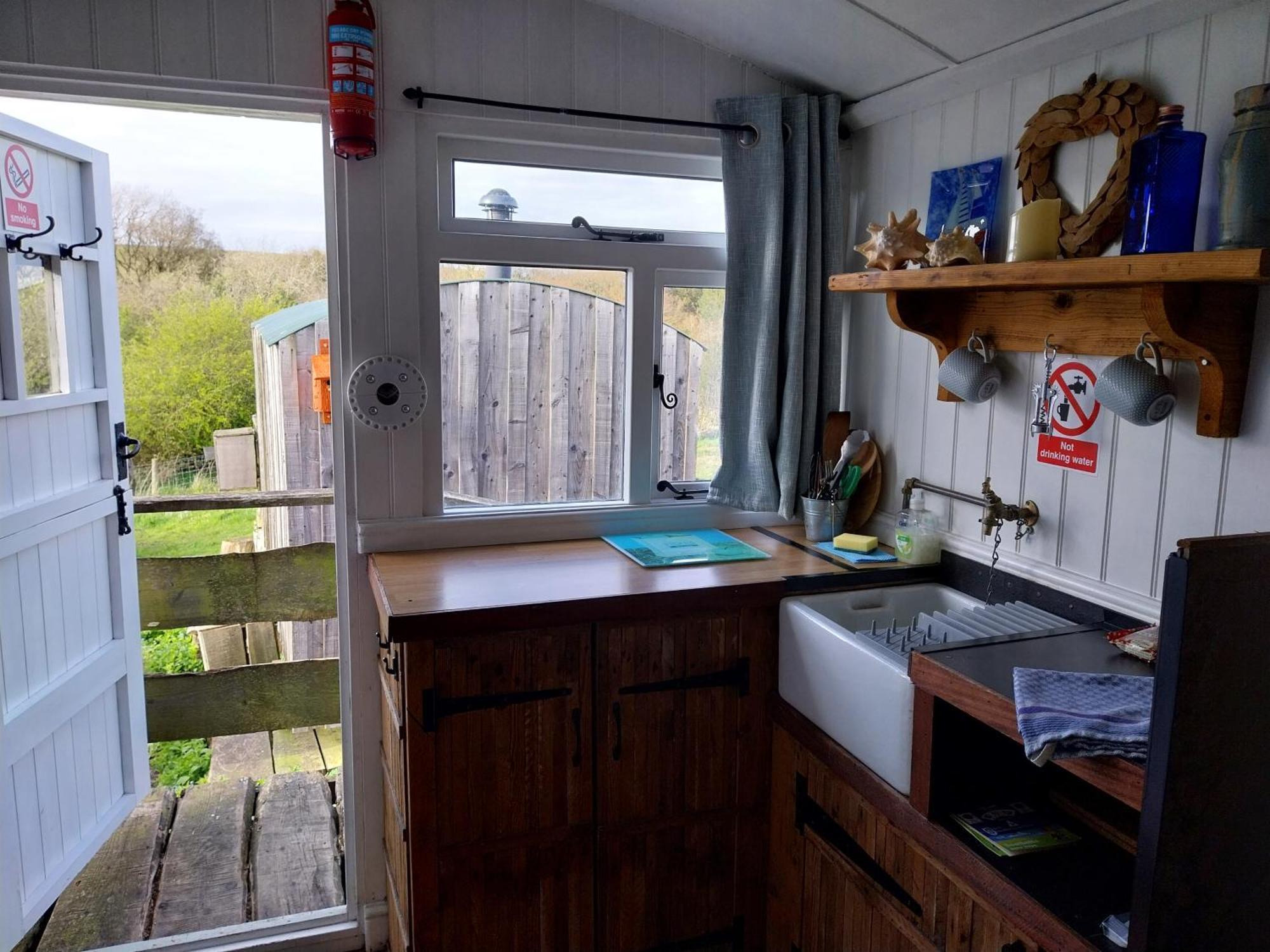 Meadowbeck - Shepherd Huts Fylingdales Exteriér fotografie